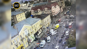 Пьяный водитель протаранил толпу в Калуге, минимум 10 человек пострадали