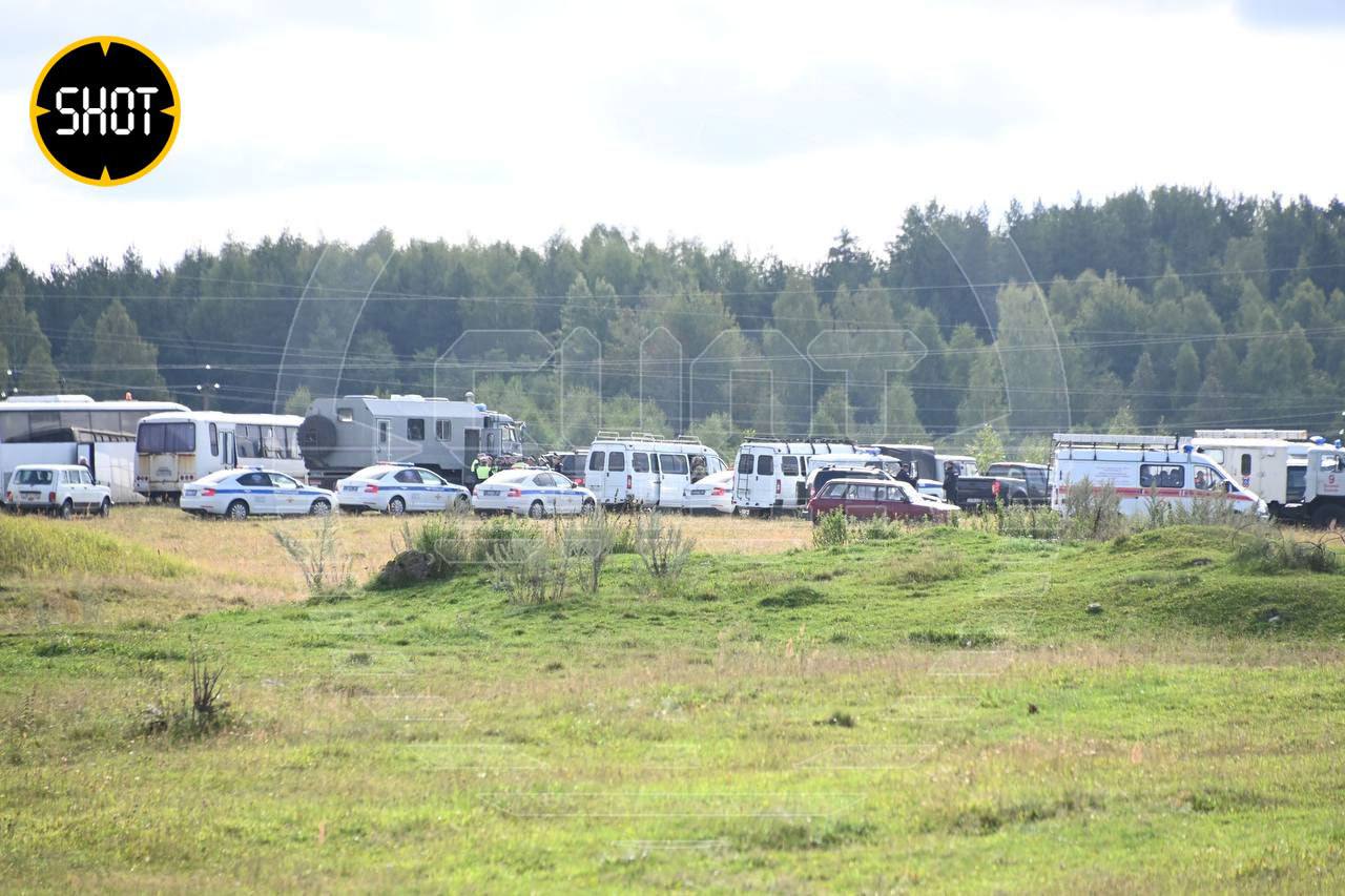 Место крушения самолёта Embraer 135 (EBM135BJ) под Тверью. Фото © SHOT
