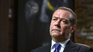 Медведев объявил Байдена заложником Украины