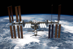 В "Роскосмосе" назвали две главные сложности в борьбе с микротрещинами на МКС