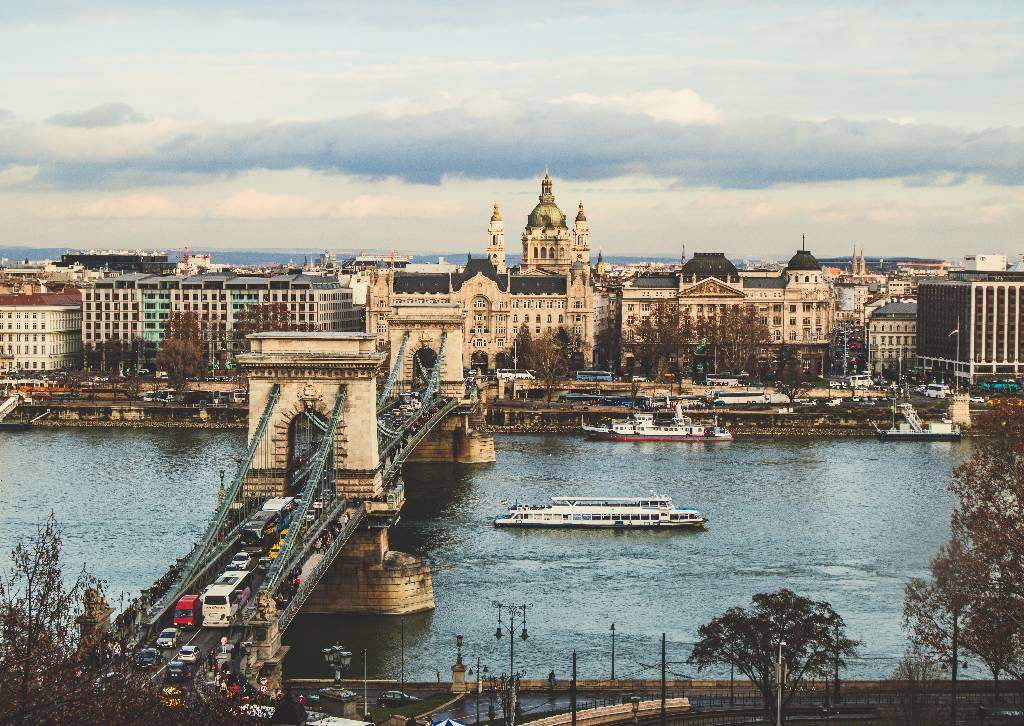 Нацбанк Венгрии заявил о готовности присоединиться к зоне евро в конце 2024 года