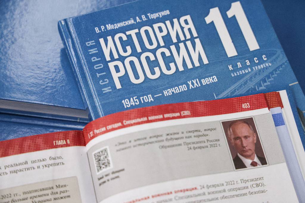 Автор нового учебника по истории раскрыл его сильные стороны и ответил на критику