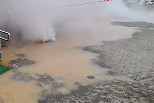 В Москве семилетний ребёнок упал в яму с кипятком