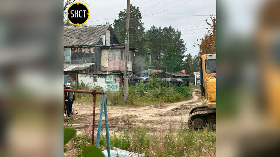 Кадры с места инцидента в посёлке Су-952 в Ноябрьске. Обложка © SHOT
