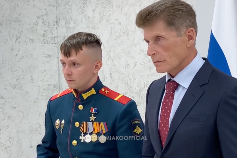 Двум членам экипажа легендарного танка Алёша вручили новые награды