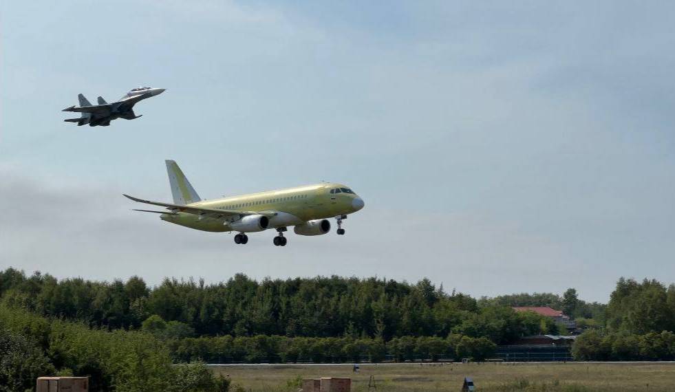 В Кремле прокомментировали первый полёт SJ-100, сделанного из всего российского