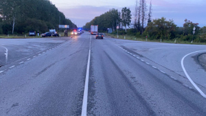 Восемь человек пострадали в ДТП с двумя легковушками в Свердловской области