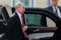 "Мы люди служивые": Песков рассказал Лайфу, пересядет ли на отечественное авто после поручения Путина
