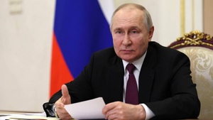 Путин: Рост зарплат и занятости доказывает, что промышленность РФ "набирает ход"