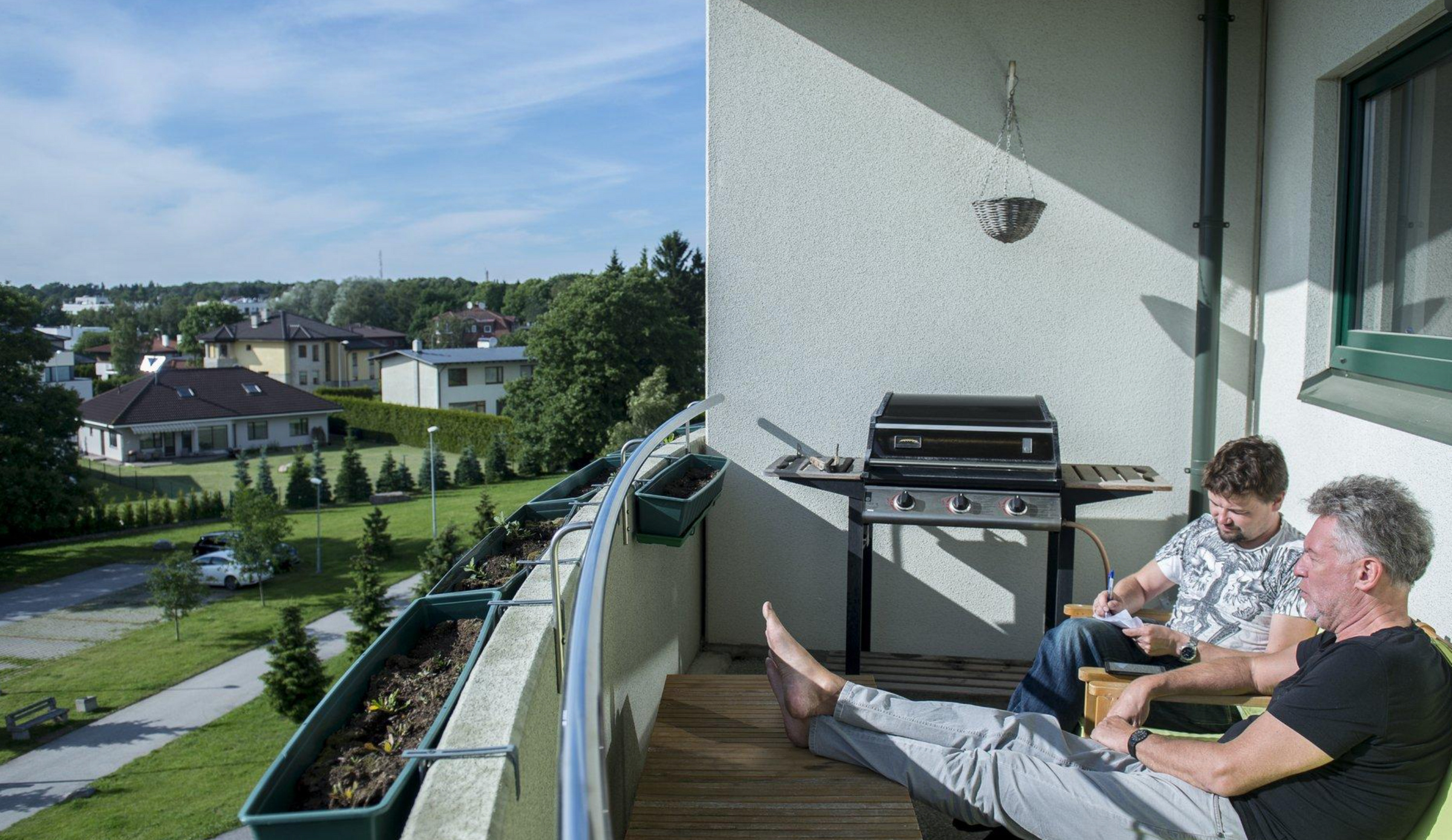 Троицкий* в своём новом доме в Таллине. Фото © rus.delfi.lv / TANEL MEOS / DELFI / EESTI AJALEHED
