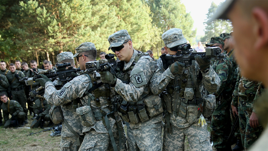 <p>Весь американский ВПК и армия США развиваются, рассматривая нас в качестве главного врага. Обложка © Getty Images / Sean Gallup</p>