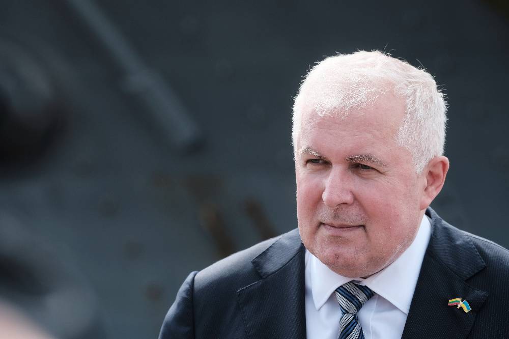 Министра обороны Литвы обвинили в разглашении секретных данных о закупке танков