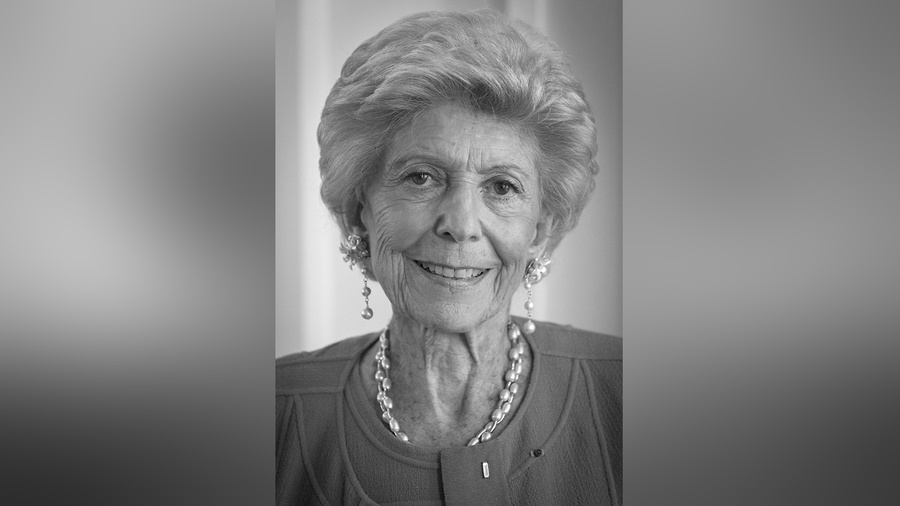 Французский историк, политолог, специалист по истории России Элен Каррер д’Анкосс. Обложка © Wikipedia / Claude Truong-Ngoc