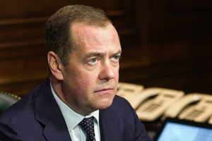Медведев после атаки на танкер "Сиг" заявил, что Киев понимает только жестокость и силу