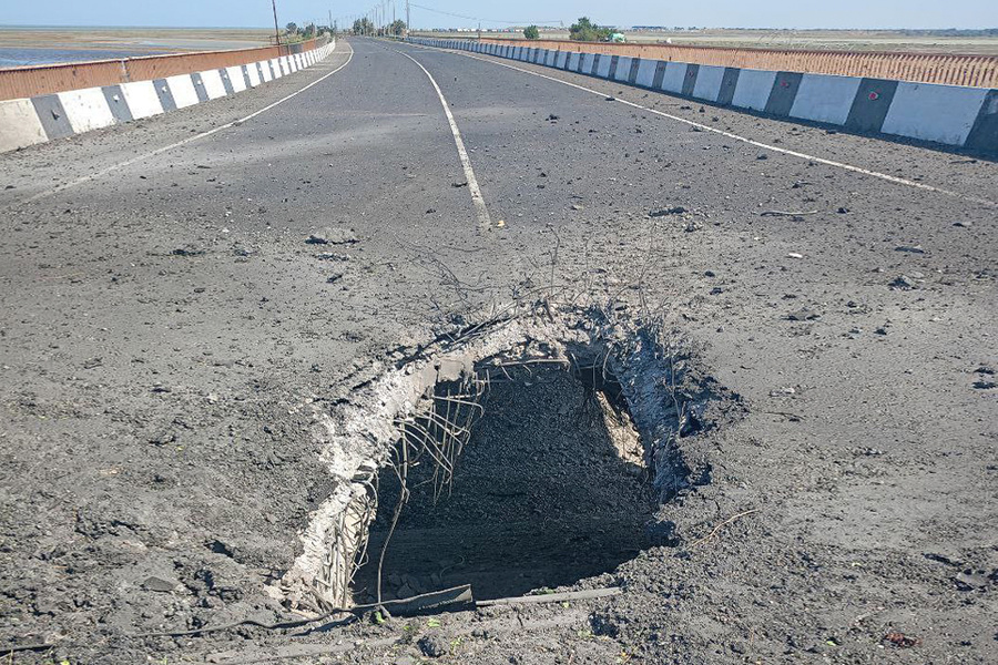 Последствия удара ВСУ по Чонгарскому мосту. Обложка © t.me / Владимир Сальдо