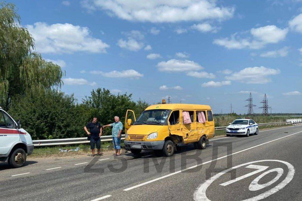 На Кубани детская футбольная команда попала в ДТП, один подросток погиб