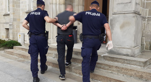 Трое поляков избили украинца и его мать после "обмена мнениями"