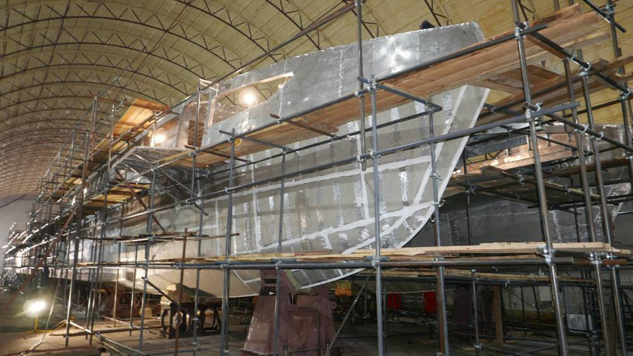 Строящийся в Иркутске пассажирский катамаран на подводных крыльях, вид сбоку. Обложка © Алюминиевая ассоциация