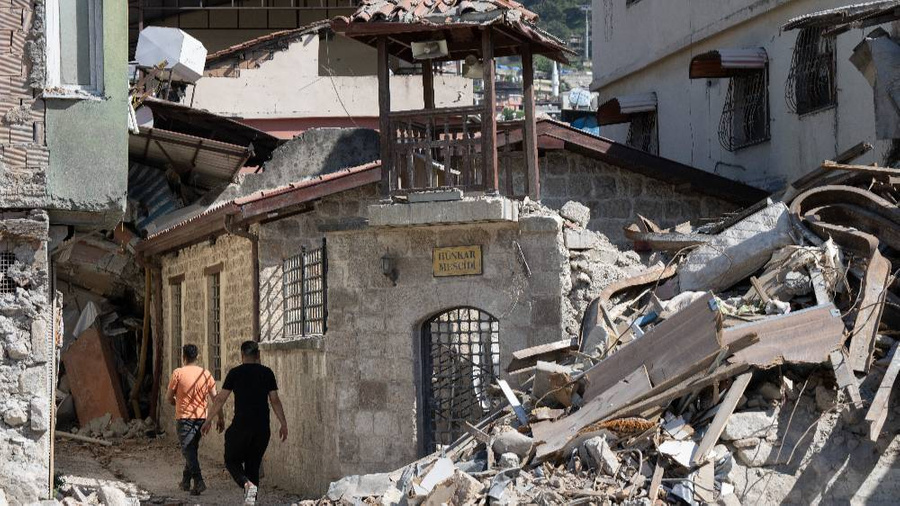 Последствия землетрясений в Турции в феврале. Обложка © ТАСС / dpa / Boris Roessler