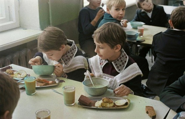 Секрет вкуса советских котлет за 11 копеек — меньше мяса, больше хлеба. Фото © ТАСС / Владимир Витченко 