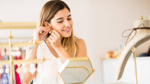 Хватит уже делать это неправильно: 4 совета от стилиста по уходу и чистке аксессуаров