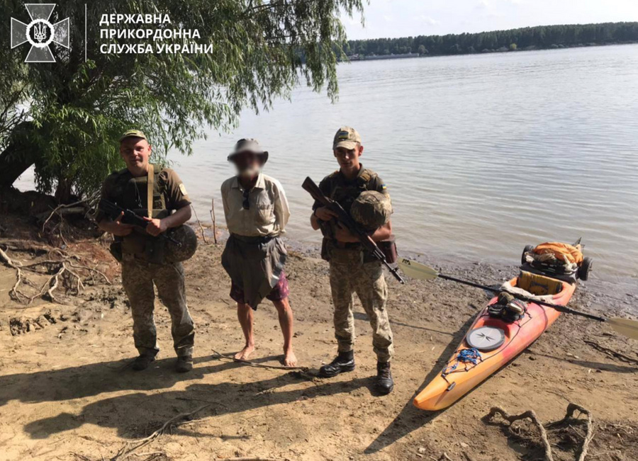 На Украине задержали 60-летнего американца на каяке. Фото © t.me / ДПСУ | Держприкордонслужба