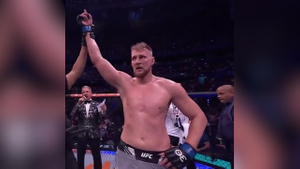 Россиянин Волков досрочно победил австралийца Туйвасу на UFC 293 в Сиднее
