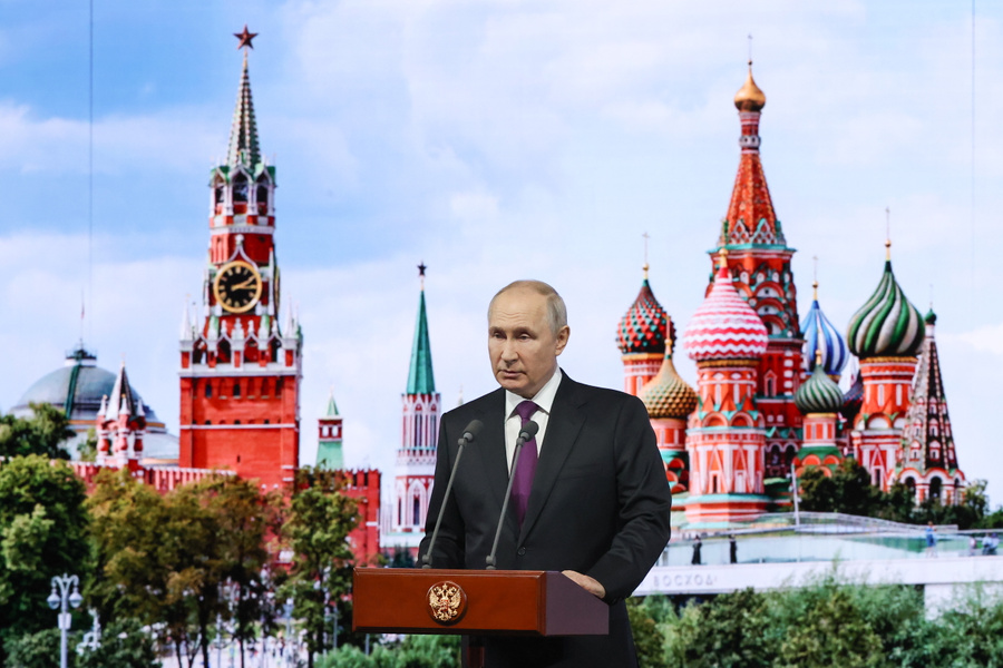 <p>Глава государства Владимир Путин. Обложка © ТАСС / Сергей Карпухин</p>