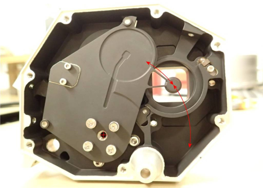 Защитная дверца на космическом аппарате Solar Orbiter, оснащённая специальным устройством, закрывающим солнечный диск во время наблюдений с помощью прибора Extreme Ultraviolet Imager. Фото © aanda.org 