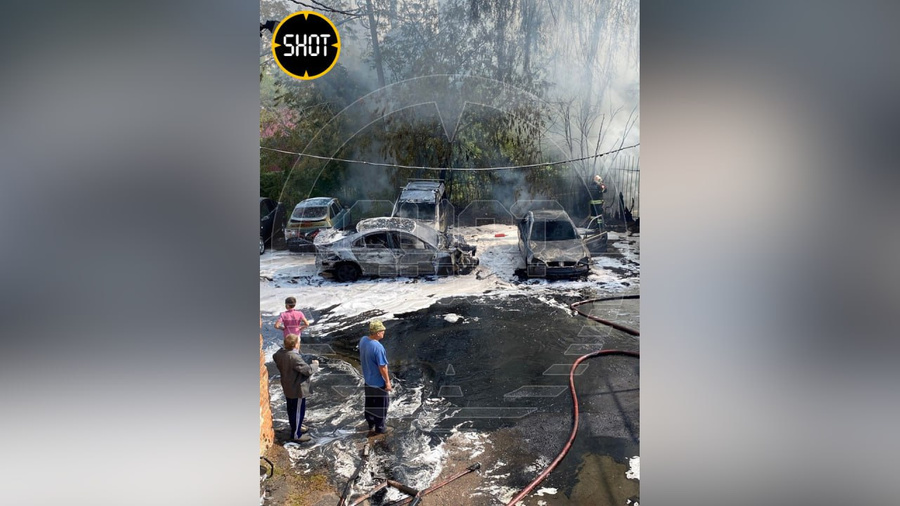 Сгоревшие машины в подмосковном Подольске. Обложка © SHOT