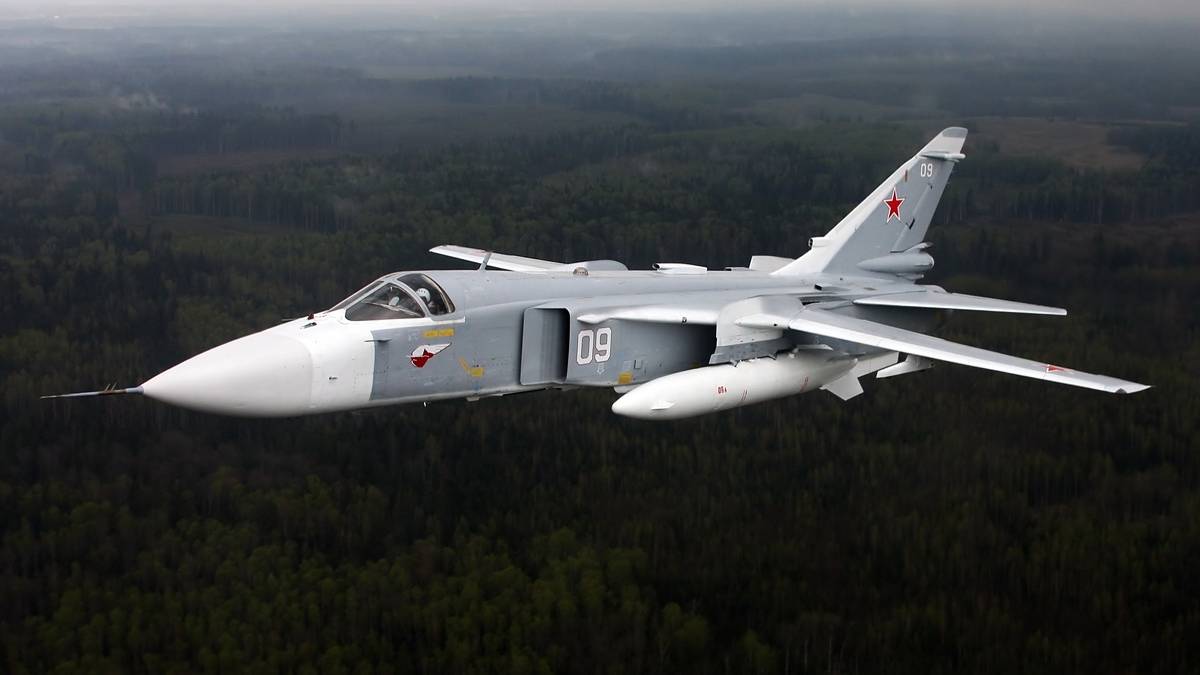 Бомбардировщик Су-24М разбился под Волгоградом, судьба пилотов неизвестна