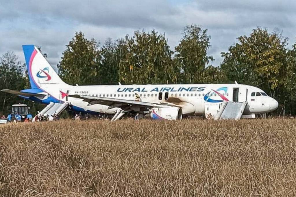 Экстренно севший под Новосибирском Airbus A320 эксплуатируется уже 19,5 лет