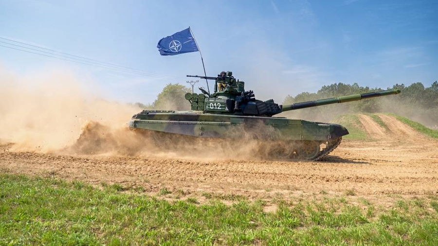Украина рискует не перенести боевые действия на территорию России, а получить их на Западной Украине. Фото © Shutterstock