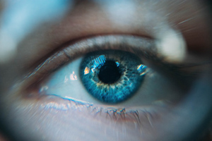 Врач-офтальмолог развеял 5 популярных мифов о лечении глаз