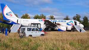 "Уральские авиалинии" постарели: севший в новосибирском поле Airbus ранее уже имел технические проблемы