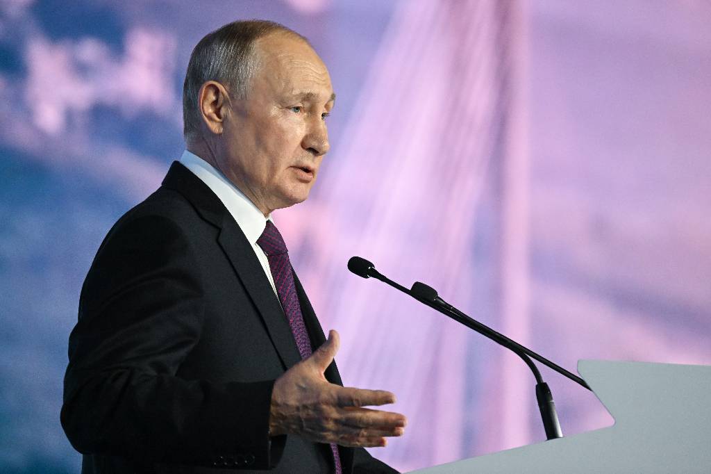 Путин: Из России уехали 160-170 деятелей культуры, несогласных с политикой