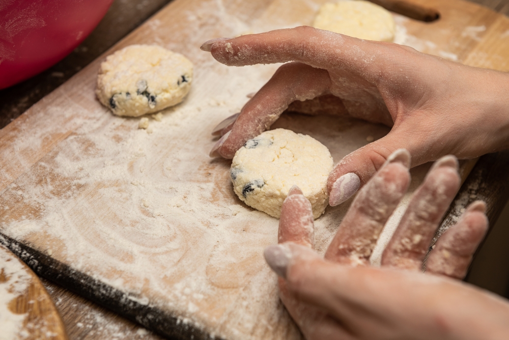 Сырники в старину существенно отличались от сегодняшних. Изначально они были солёными. Фото © Shutterstock