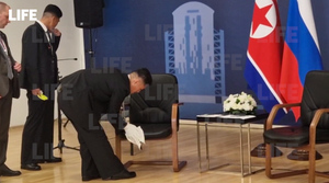 Помощники Ким Чен Ына устроили краш-тест стула перед переговорами лидеров России и КНДР