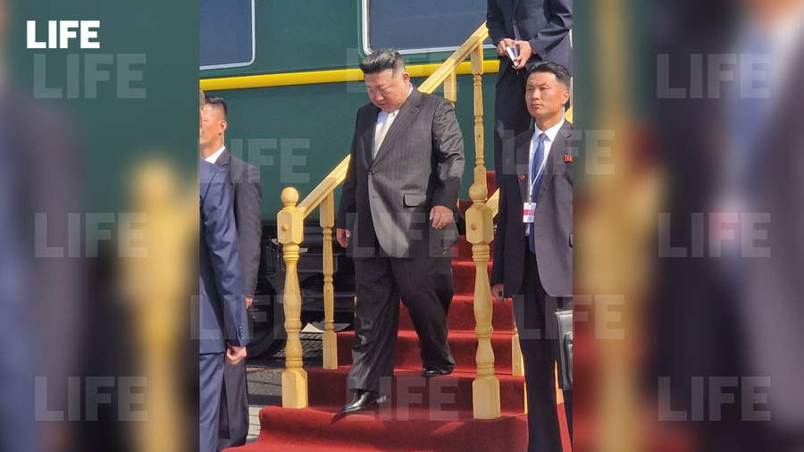 Председатель КНДР Ким Чен Ын прибыл на железнодорожную станцию космодрома Восточный. Обложка © LIFE / Павел Баранов