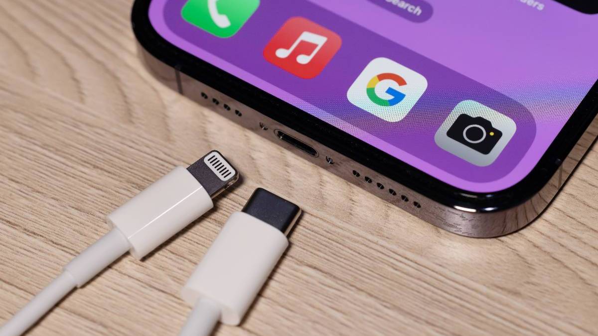 Samsung и OnePlus высмеяли Apple из-за порта USB-C в новом iPhone