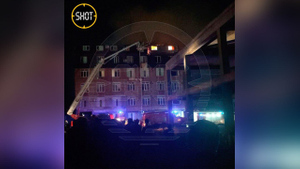 В дагестанской многоэтажке спасли молящих о помощи с верхних этажей после взрыва газа