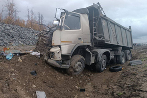 В Мурманской области 4 человека погибли в ДТП с угнанным самосвалом и автобусом