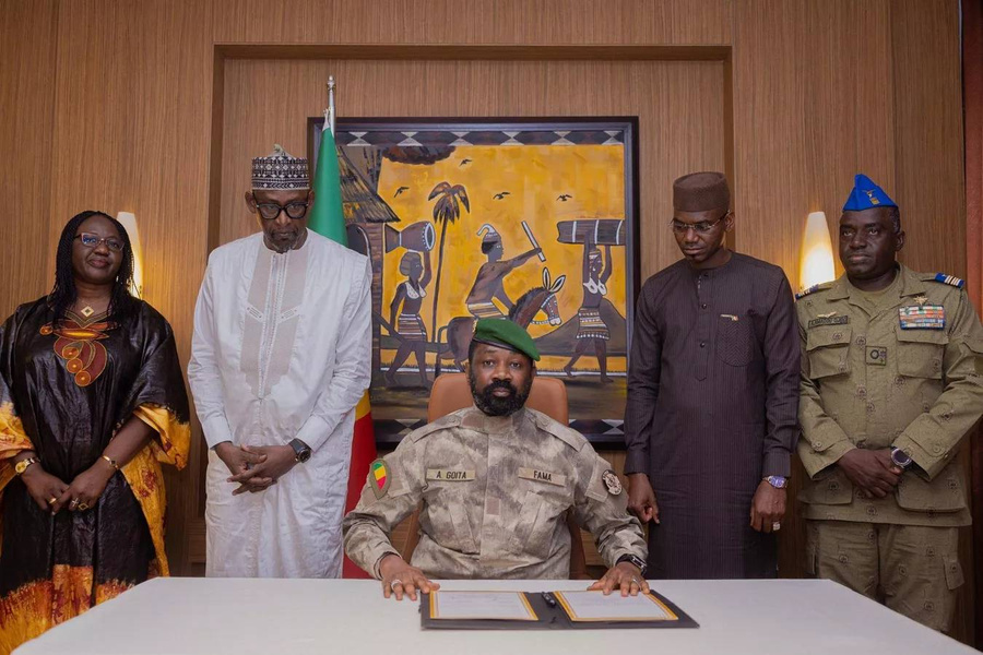 Лидеры Мали, Нигера и Буркина-Фасо подписали хартию об учреждении альянса государств Сахеля (AEC) для создания коллективной обороны. Обложка © Twitter / Colonel Assimi Goita