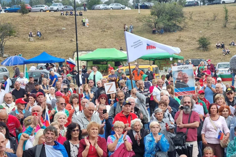Участники Первого Международного русофильского собора в Болгарии. Обложка © Сайт движения русофилов