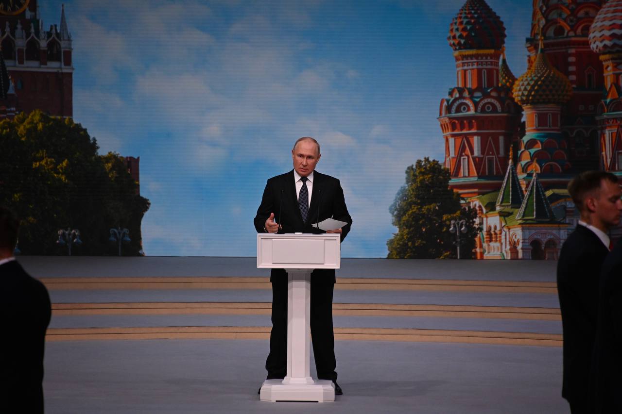 Путин набирает 87,34% после обработки половины протоколов