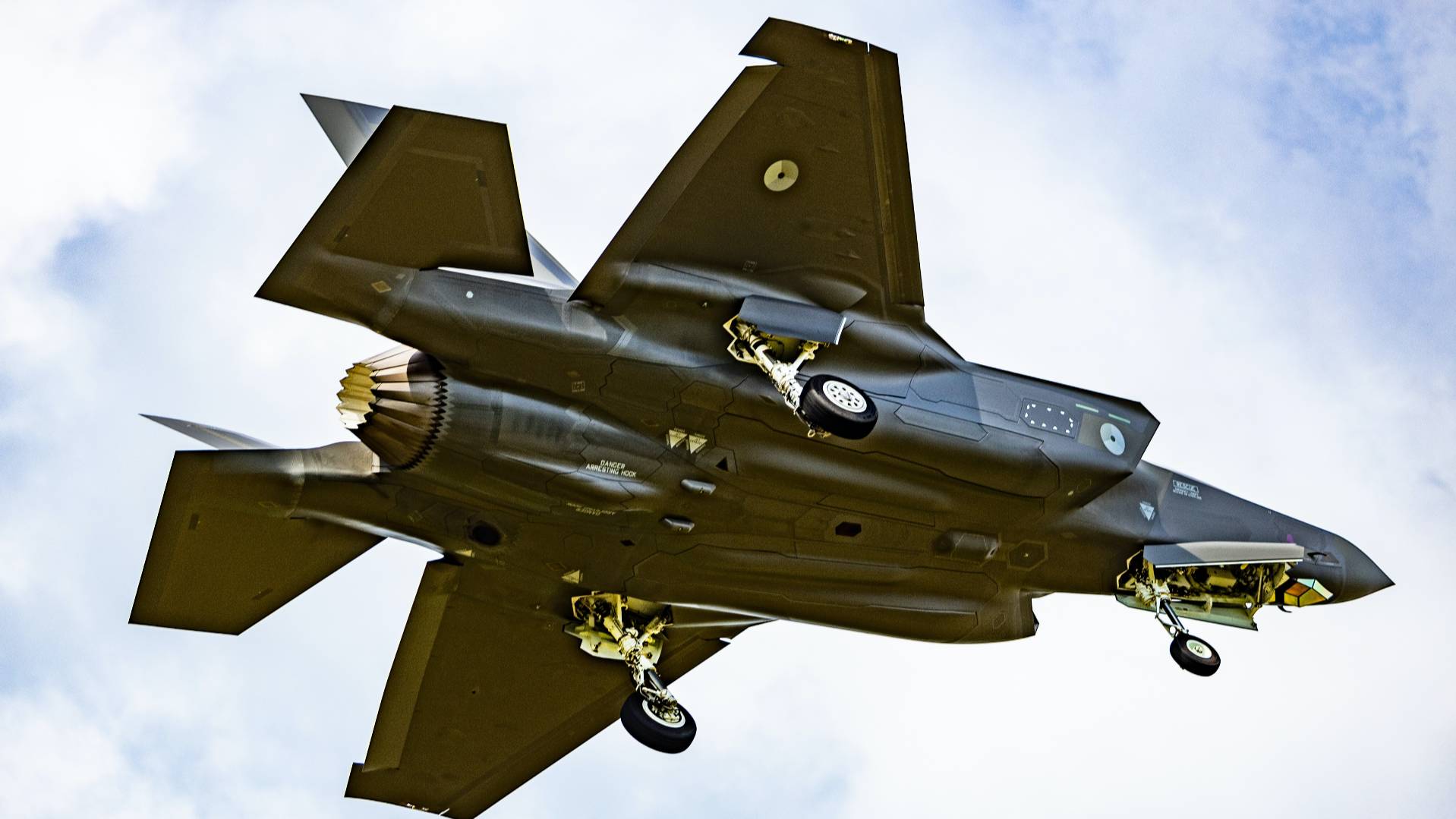 Американские военные нашли обломки рухнувшего истребителя F-35
