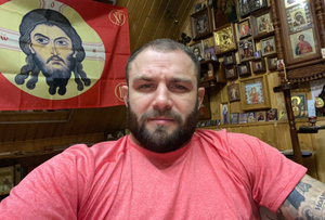 Шутник с Украины попытался повесить на знаменитого бойца ММА убийство, позвонив в полицию