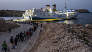 Польша неожиданно разглядела "руку Кремля" в миграционном кризисе на Лампедузе