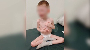 Ест, мычит и спит: В Воронеже обнаружили шестилетнего мальчика-маугли весом меньше 10 кг