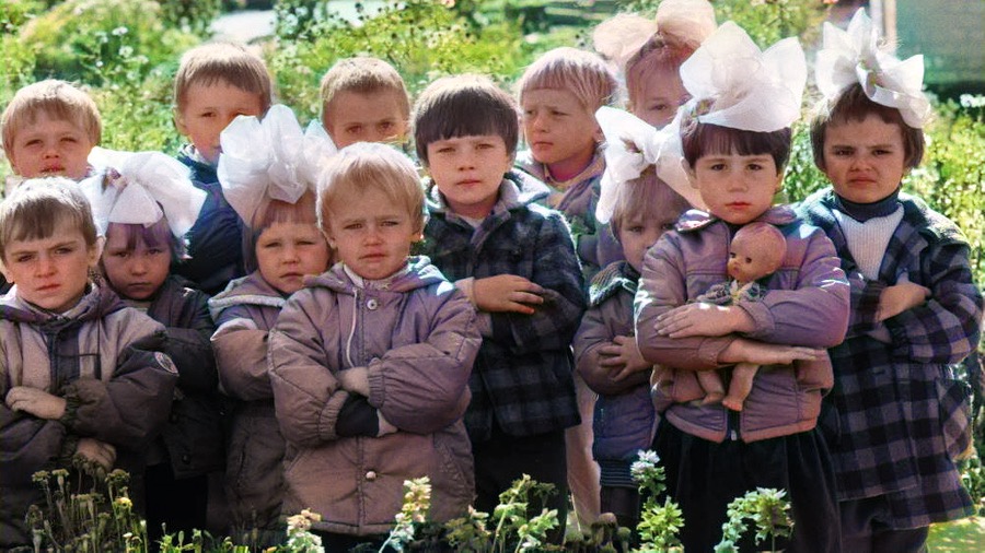 Детей в СССР никогда не оставляли в покое. Обложка © ТАСС / Игорь Бруй